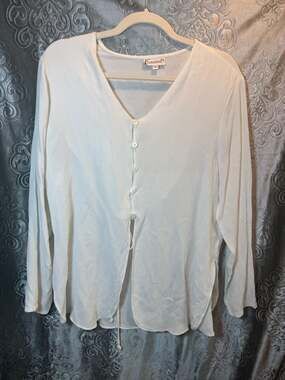Francine B White V-Neck Button Down Blouse Size 8